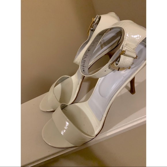 Stuart Weitzman Cream Heeled Sandals - Picture 4 of 6